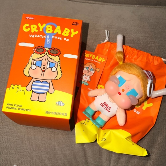 POP MART Other - Pop Mart CRYBABY Vacation Mode On - Glug Glug